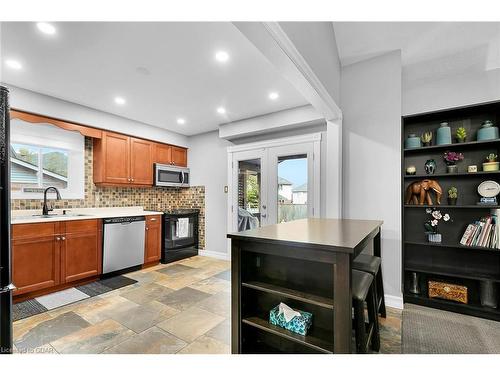 11 Tanager Drive, Guelph, ON - Indoor Photo Showing Kitchen