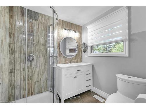 11 Tanager Drive, Guelph, ON - Indoor Photo Showing Bathroom