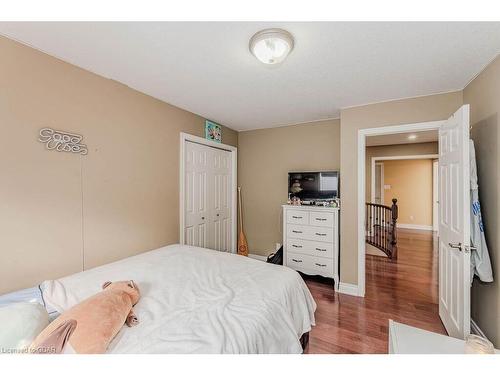 6 Westra Drive, Guelph, ON - Indoor Photo Showing Bedroom