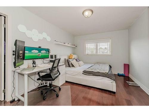 6 Westra Drive, Guelph, ON - Indoor Photo Showing Bedroom