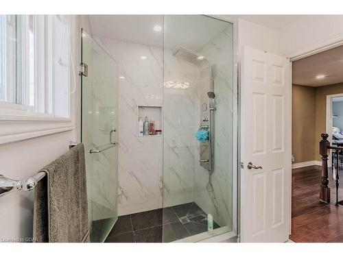 6 Westra Drive, Guelph, ON - Indoor Photo Showing Bathroom