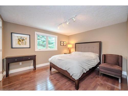 6 Cummings Court, Guelph, ON - Indoor Photo Showing Bedroom