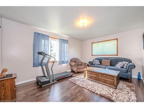 403115 Grey Road 4, West Grey, ON - Indoor Photo Showing Living Room