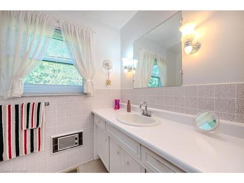 403115 Grey Road 4, West Grey, ON - Indoor Photo Showing Bathroom