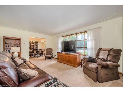 403115 Grey Road 4, West Grey, ON - Indoor Photo Showing Living Room