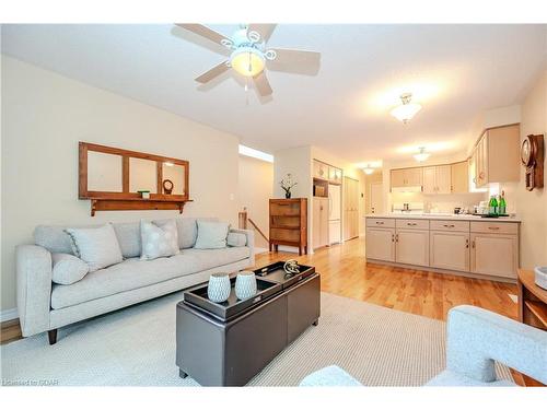 14 Sprucehaven Court, Guelph, ON - Indoor Photo Showing Living Room