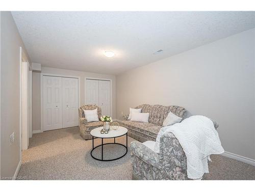 24 Beechlawn Boulevard, Guelph, ON - Indoor Photo Showing Living Room