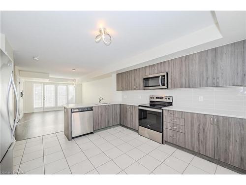 256 Law Drive, Guelph, ON - Indoor Photo Showing Kitchen