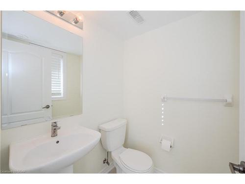 256 Law Drive, Guelph, ON - Indoor Photo Showing Bathroom