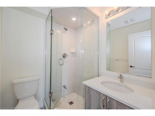 256 Law Drive, Guelph, ON - Indoor Photo Showing Bathroom