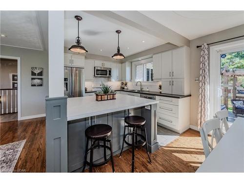 49 Strathcona Crescent, Kitchener, ON - Indoor Photo Showing Kitchen With Upgraded Kitchen