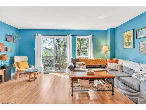 65 Dovercliffe Road, Guelph, ON - Indoor Photo Showing Living Room