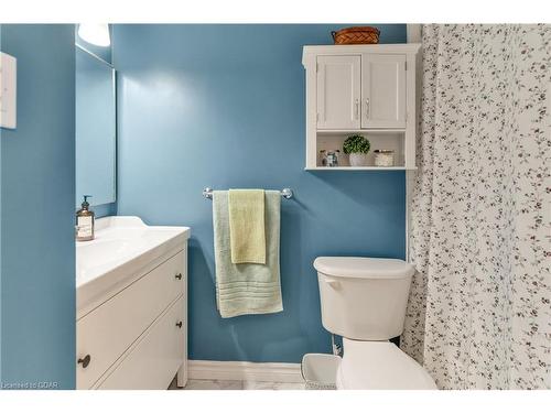 65 Dovercliffe Road, Guelph, ON - Indoor Photo Showing Bathroom