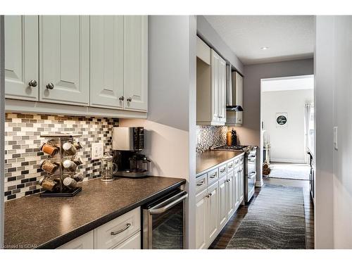 68 Roselawn Crescent, Welland, ON - Indoor Photo Showing Kitchen