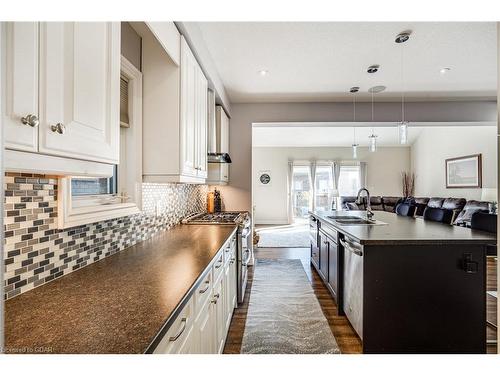 68 Roselawn Crescent, Welland, ON - Indoor Photo Showing Kitchen With Double Sink With Upgraded Kitchen