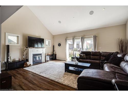 68 Roselawn Crescent, Welland, ON - Indoor Photo Showing Living Room With Fireplace