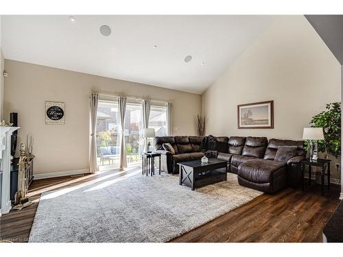 68 Roselawn Crescent, Welland, ON - Indoor Photo Showing Living Room With Fireplace