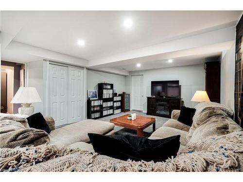 68 Roselawn Crescent, Welland, ON - Indoor Photo Showing Other Room