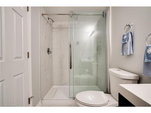 68 Roselawn Crescent, Welland, ON - Indoor Photo Showing Bathroom