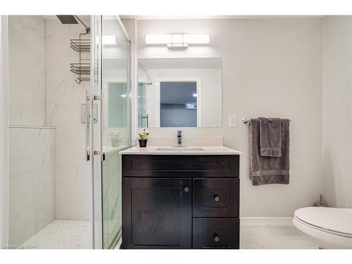 68 Roselawn Crescent, Welland, ON - Indoor Photo Showing Bathroom