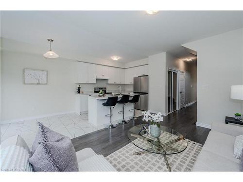 115 Eva Drive, Breslau, ON - Indoor Photo Showing Living Room