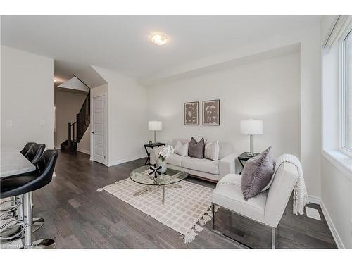 115 Eva Drive, Breslau, ON - Indoor Photo Showing Living Room