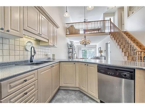 36-372 Terry Carter Crescent, Newmarket, ON - Indoor Photo Showing Kitchen With Double Sink