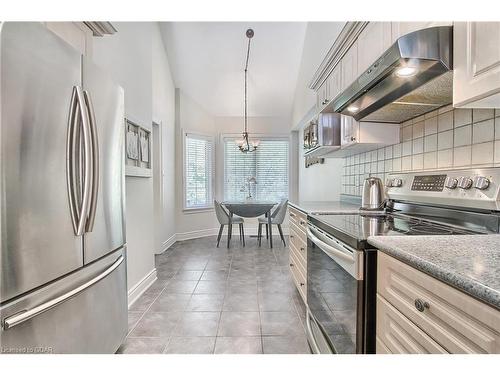 36-372 Terry Carter Crescent, Newmarket, ON - Indoor Photo Showing Kitchen With Stainless Steel Kitchen With Upgraded Kitchen