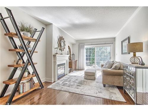 36-372 Terry Carter Crescent, Newmarket, ON - Indoor Photo Showing Living Room With Fireplace