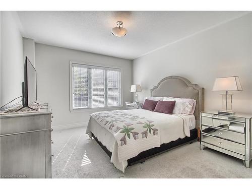 36-372 Terry Carter Crescent, Newmarket, ON - Indoor Photo Showing Bedroom