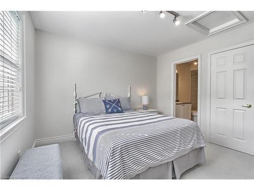 36-372 Terry Carter Crescent, Newmarket, ON - Indoor Photo Showing Bedroom