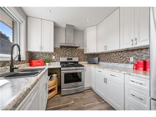 231 Chambers Crescent, Fergus, ON - Indoor Photo Showing Kitchen With Double Sink With Upgraded Kitchen