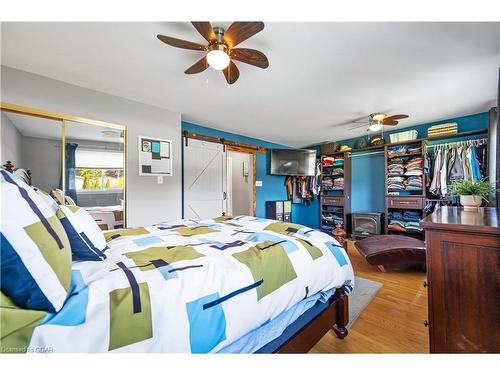 231 Chambers Crescent, Fergus, ON - Indoor Photo Showing Bedroom