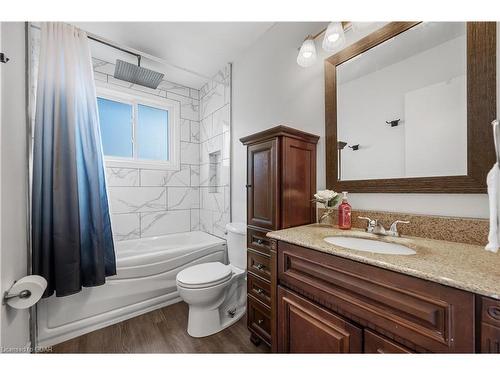 231 Chambers Crescent, Fergus, ON - Indoor Photo Showing Bathroom