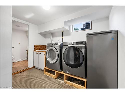 231 Chambers Crescent, Fergus, ON - Indoor Photo Showing Laundry Room