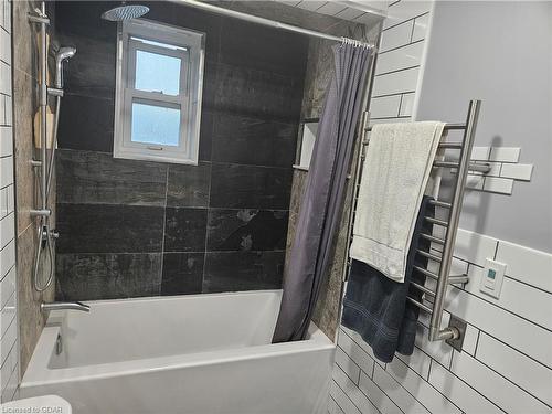 354 Stevenson Street N, Guelph, ON - Indoor Photo Showing Bathroom