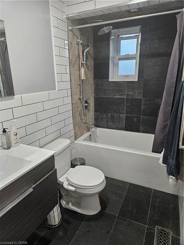 354 Stevenson Street N, Guelph, ON - Indoor Photo Showing Bathroom