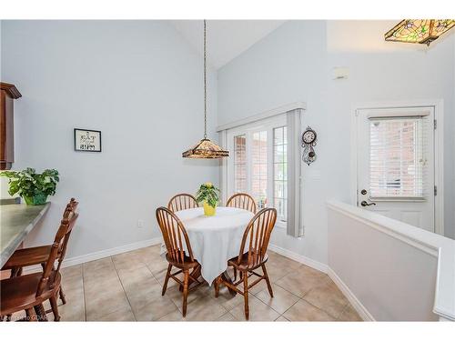 109 Riverwalk Place, Rockwood, ON - Indoor Photo Showing Dining Room