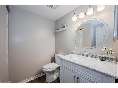 202-105 Bagot Street, Guelph, ON - Indoor Photo Showing Bathroom