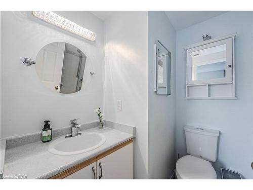 202-105 Bagot Street, Guelph, ON - Indoor Photo Showing Bathroom