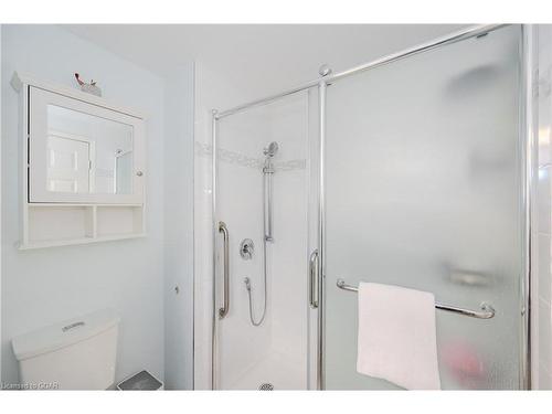 202-105 Bagot Street, Guelph, ON - Indoor Photo Showing Bathroom