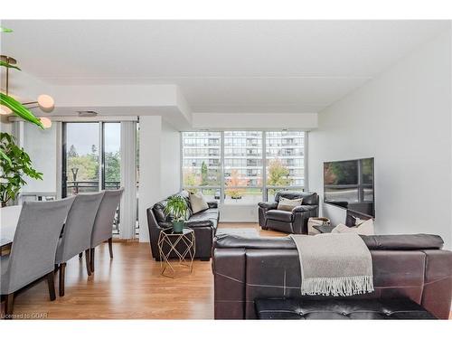 202-105 Bagot Street, Guelph, ON - Indoor Photo Showing Living Room