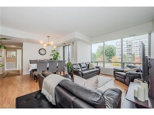 202-105 Bagot Street, Guelph, ON - Indoor Photo Showing Living Room