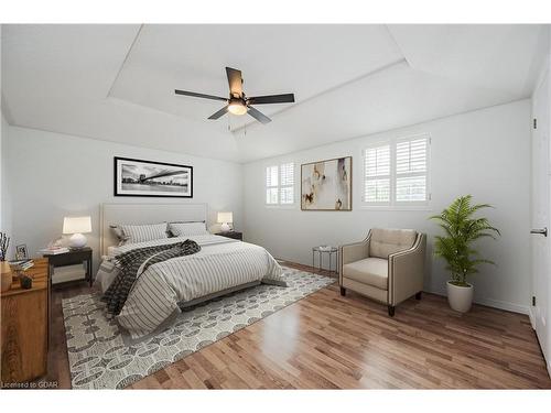 34 Bushmills Cres Crescent, Guelph, ON - Indoor Photo Showing Bedroom