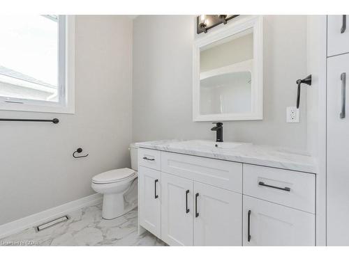 157 Jack'S Way, Mount Forest, ON - Indoor Photo Showing Bathroom