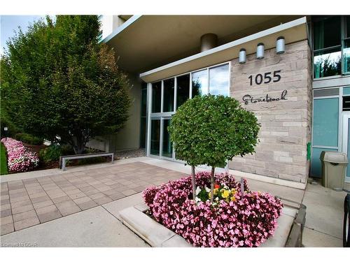 810-1055 Southdown Road, Mississauga, ON - Outdoor With Exterior