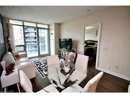 810-1055 Southdown Road, Mississauga, ON - Indoor Photo Showing Dining Room