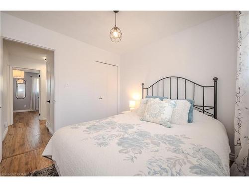 121-31 Greengate Road, Guelph, ON - Indoor Photo Showing Bedroom