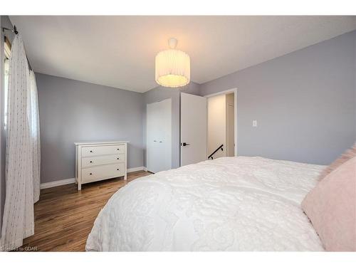 121-31 Greengate Road, Guelph, ON - Indoor Photo Showing Bedroom