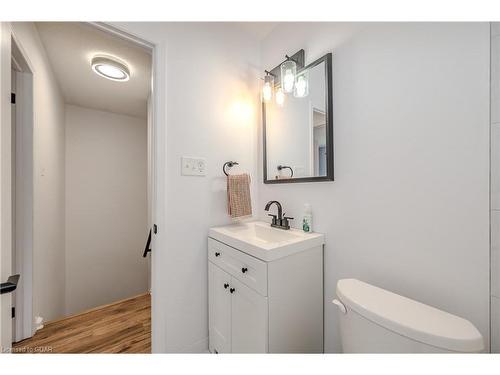 121-31 Greengate Road, Guelph, ON - Indoor Photo Showing Bathroom